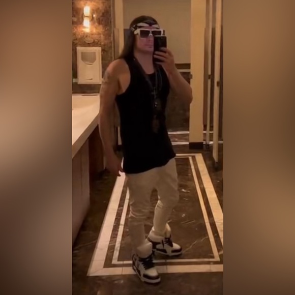 My names Wil, here to buy not sell. - Picture 9 of 17